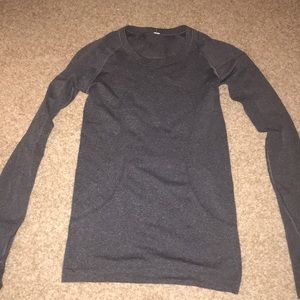 Lulu lemon grey long sleeve shirt